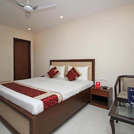 Oyo Hotel Blu Pebbles Near Delhi Airport New Delhi Bagian luar foto