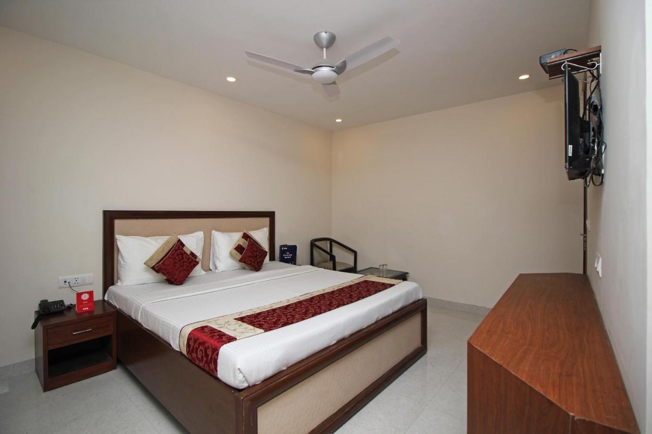 Oyo Hotel Blu Pebbles Near Delhi Airport New Delhi Bagian luar foto