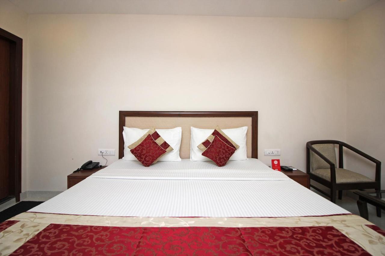 Oyo Hotel Blu Pebbles Near Delhi Airport New Delhi Bagian luar foto