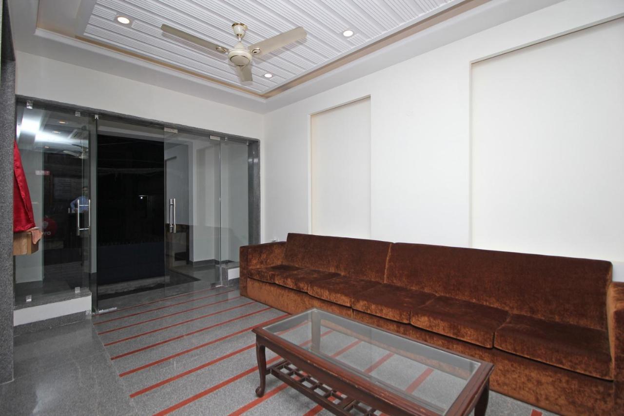 Oyo Hotel Blu Pebbles Near Delhi Airport New Delhi Bagian luar foto