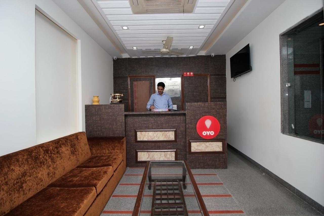 Oyo Hotel Blu Pebbles Near Delhi Airport New Delhi Bagian luar foto