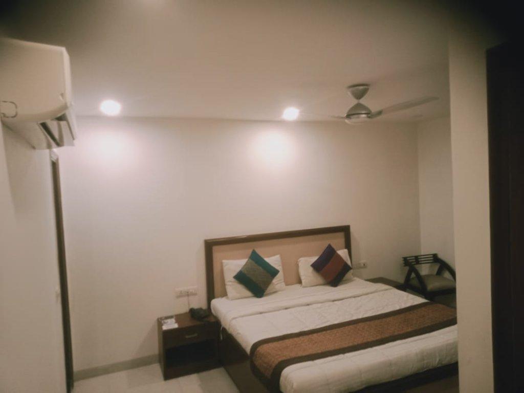 Oyo Hotel Blu Pebbles Near Delhi Airport New Delhi Bagian luar foto